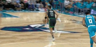 对兄弟更狠？格威恶犯撞翻塔图姆 布朗赛后怒怼