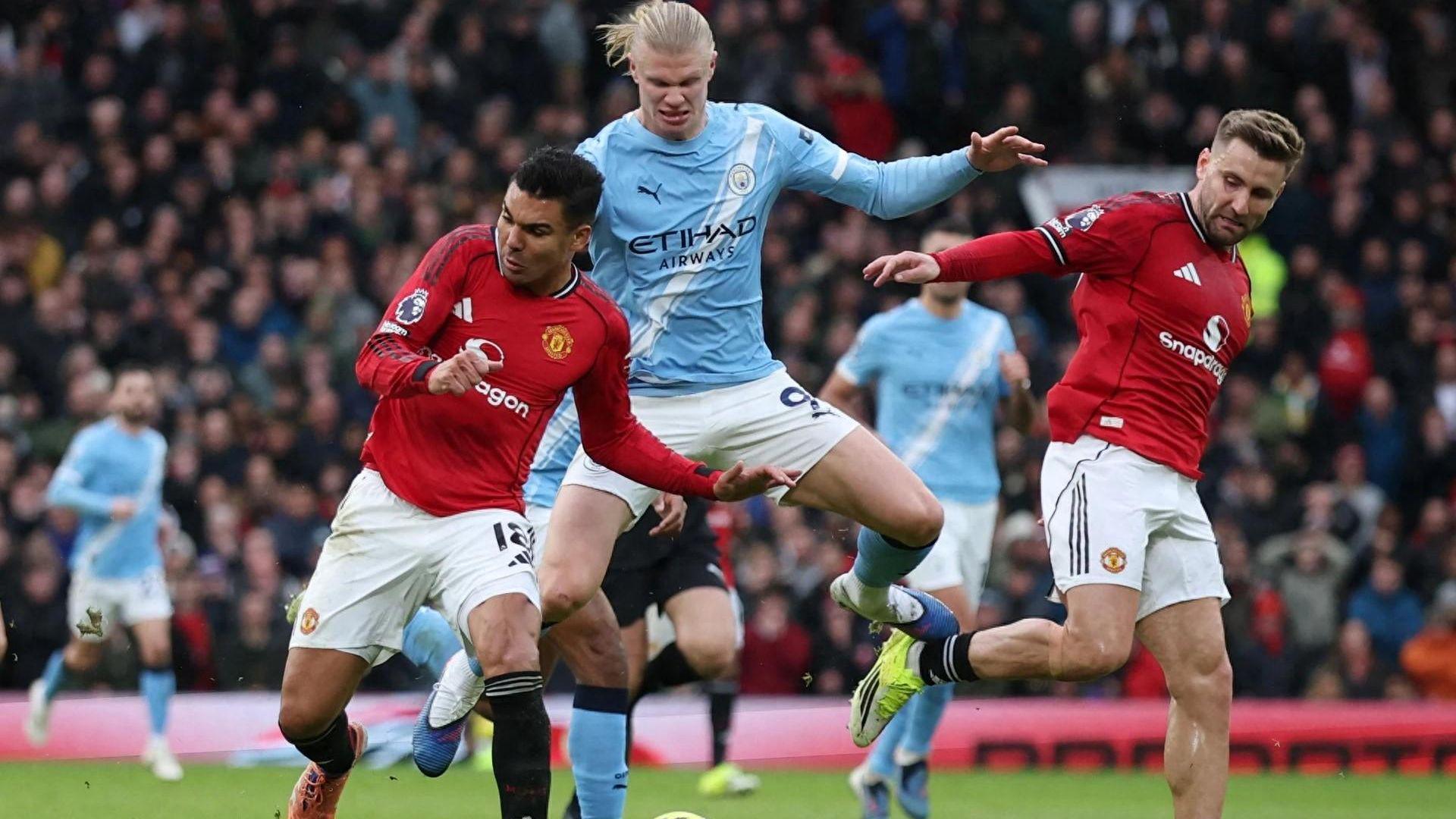 九游体育-卡塞米罗为何离开曼联？他不是水货，但红魔已经负担不起他